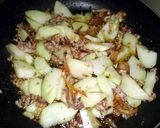 A picture of step 3 of Chayote Guisado.