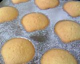 A picture of step 10 of Fluffy Moist Madeleines.