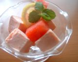 A picture of step 4 of Cubed Watermelon Parfait ♪.