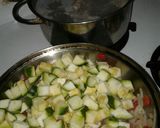 Foto del paso 5 de la receta: Zapallito revuelto c/pollo y tirabuzón