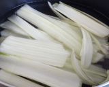 Foto del paso 1 de la receta: Lasaña de tallos de acelga a la boloñesa