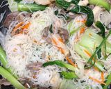 Hình bước làm 5 của món Bún Gạo Xào Rau Củ
