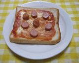 A picture of step 2 of Diced Wiener Sausage Toast.