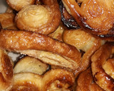Foto del paso 3 de la receta: Palmeritas dulces y saladas con pascualina hojaldre