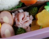 A picture of step 8 of For Lunch Boxes! Egg Sheet Flower.