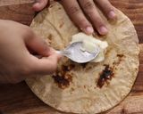 રોટલી પીઝા (Rotli Pizza Recipe In Gujarati)☺️ રેસીપી સ્ટેપ1ફોટો