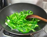 豆豉燒鰻炒青椒(簡單料理)的食譜步驟5照片