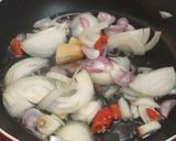 Foto langkah ke 3 dari resep Sarden kaleng masak cabai pedes.