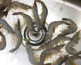 Hình bước làm 1 của món Tàu hũ ky cuộn Tôm chiên giòn
