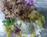 Foto del paso 2 de la receta: Tortitas de papa y atún