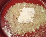 Foto del paso 6 de la receta: Guiso de alcachofas al jerez, con langostinos y tacos de jamón