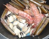 Foto del paso 2 de la receta: Mariscada al vapor de vino blanco. (Vaporada o marisco al vapor)
