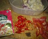 Foto langkah ke 2 dari resep Cah Kangkung Saus Tiram.