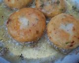 A picture of step 10 of Mince stuffed crispy potato cutlets.