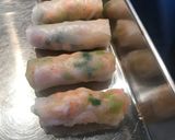 A picture of step 4 of Crispy prawn rice paper spring roll - Japanese.