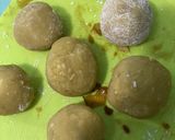 Foto langkah ke 2 dari resep Bola ubi isi kurma tanpa tepung gaps paleo menu.