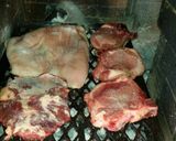 Foto del paso 3 de la receta: Matambrito de cerdo con miel y guindillas