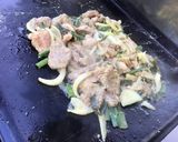 Une image de l'étape 8 de Porc mariné aux deux oignons (marinade maison et cuisson à la plancha).