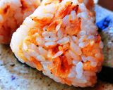 A picture of step 4 of Tempura Crumbs and Small Shrimp (Sakura Shrimp) Onigiri.