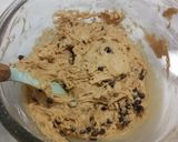 Foto langkah ke 3 dari resep Mini Choco Chips Cookies.