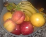Foto del paso 1 de la receta: Ensalada de frutas súper rico🍎🍊🍌🍑🍍