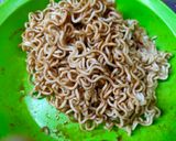 Foto langkah ke 1 dari resep Mie Goreng Saus Tiram.