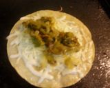A picture of step 5 of Quesadillas de flor de calabasita.