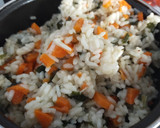 Foto del paso 1 de la receta: Rollitos de acelga de arroz, verduras y wakame con salsa curry