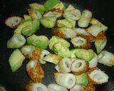 A picture of step 2 of Quick Chikuwa, Avocado, and Tomato Stir-fry.