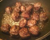 A picture of step 2 of sunshine's meatball n beer sauce.
