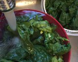 A picture of step 1 of Cream Spinach with Nutmeg.