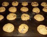 A picture of step 4 of Crunchy Peanut Butter and Chocolate Cookies.