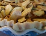 A picture of step 1 of Carmel Apple Pie.....
