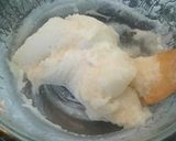 A picture of step 4 of Strawberry Daifuku (Rice Cakes with Bean Jam).