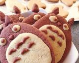 A picture of step 17 of Great for Halloween - Little Green Men Cookies.