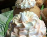 A picture of step 7 of Sunshines dream orangesicle cupcakes.