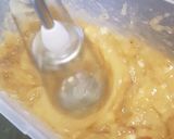 A picture of step 3 of Natural sugers banana milkshake.