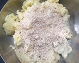 A picture of step 6 of Moraiya Farali Vada.