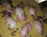 Foto langkah ke 6 dari resep Cumi Isi Tahu Jamur Kuah Kuning ala Nasi Padang.