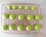A picture of step 4 of Matcha and Ama-Natto Frog Shaped Buns.