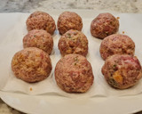 Foto del paso 5 de la receta: Albóndigas de ternera en salsa de zanahorias y avellanas