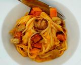 Une image de l'étape 5 de Linguines à la crème de butternut et miso au yuzu.