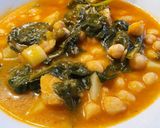 Foto del paso 3 de la receta: Potaje de garbanzos con migas de bacalao desalado