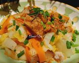 Hình bước làm 3 của món Cải thảo cà rốt xào chả cá