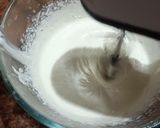 A picture of step 3 of Fruit Cream dessert.