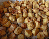 Foto del paso 4 de la receta: Patatas de guarnición al romero