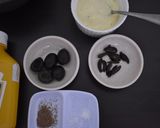 Foto langkah ke 4 dari resep Spooky Spider Deviled Eggs.