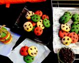 A picture of step 6 of Tri colour choco chips cookies.
