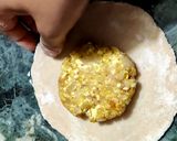 A picture of step 5 of Aloo paneer ke parathe.