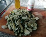 Foto del passaggio 3 della ricetta Filetto di halibut con crema di zucchine e maionese alla liquirizia